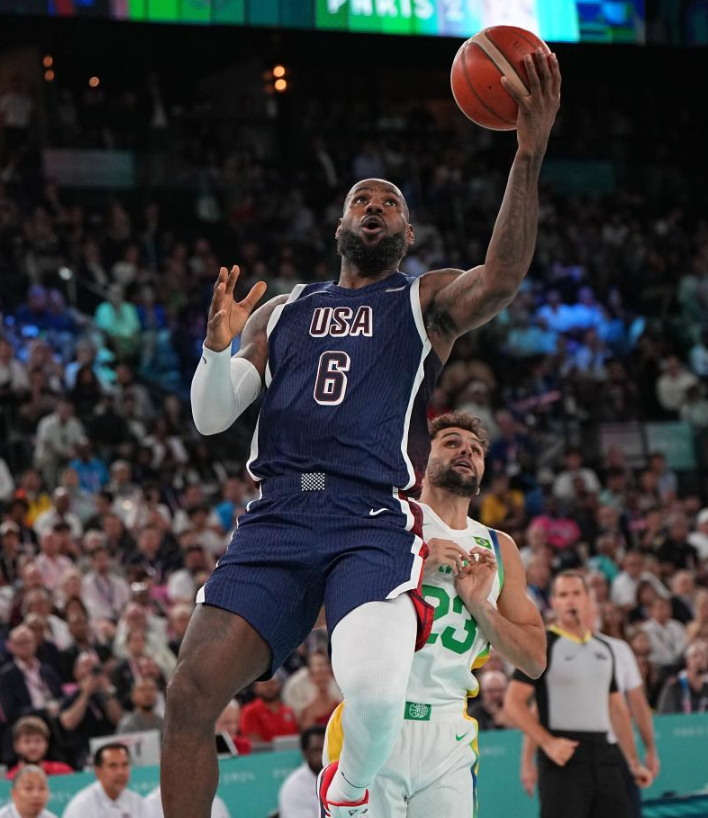 关于巴西篮球锦标赛决赛揭幕，球员们全力以赴争冠的信息