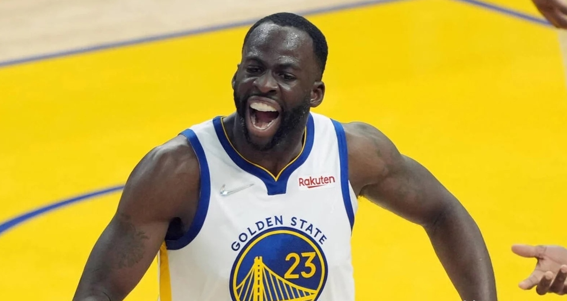 澳大利亚男篮爆冷雄鹿，萨姆·米切尔绝境逆转